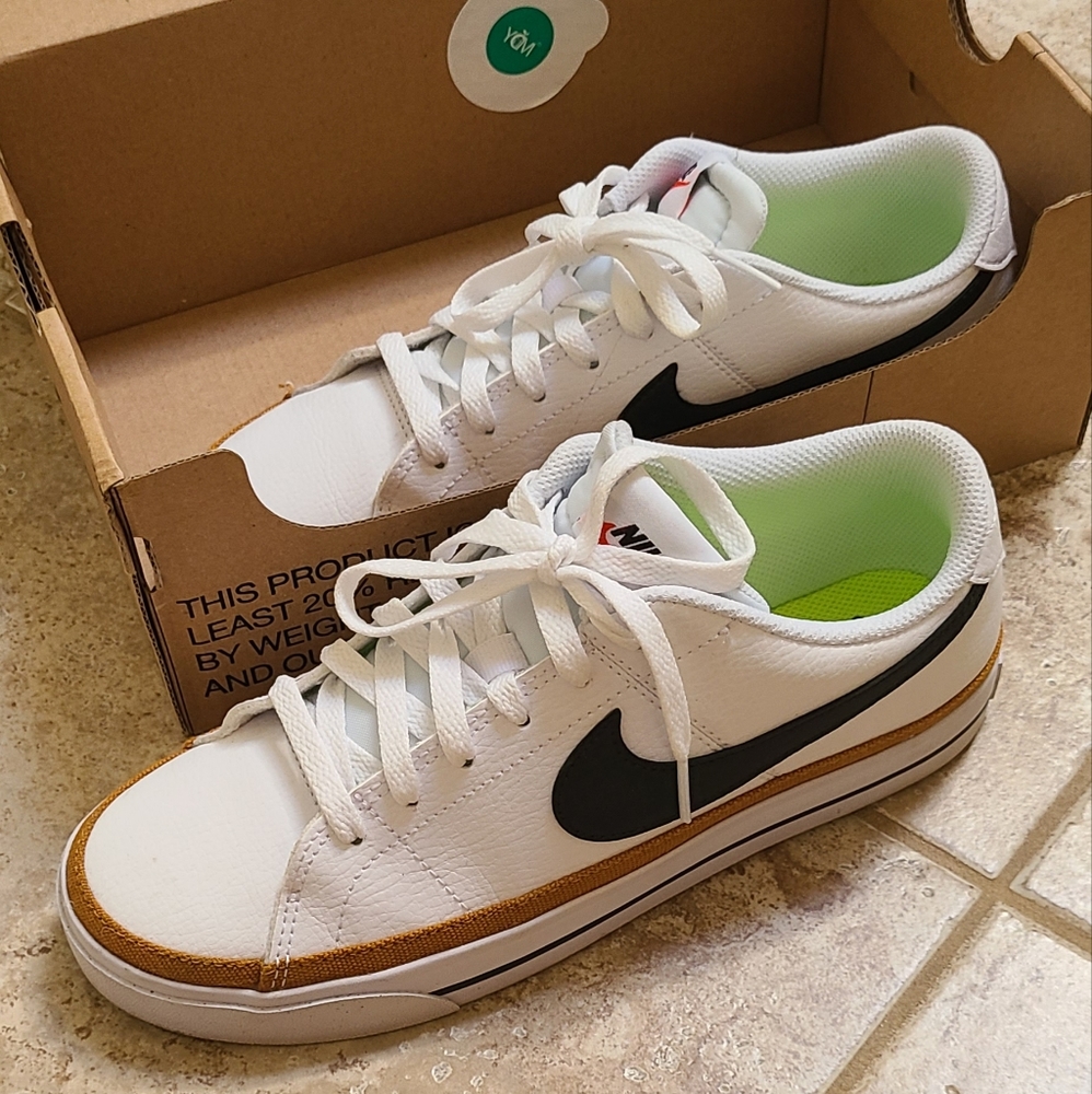 Nike legacy court sneakers